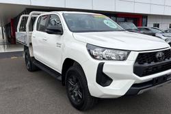 2024 Toyota Hilux SR