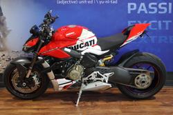 2022 Ducati STREETFIGHTER V4 Red