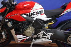 2022 Ducati STREETFIGHTER V4 Red