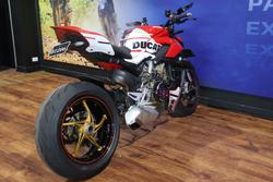 2022 Ducati STREETFIGHTER V4 Red