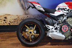 2022 Ducati STREETFIGHTER V4 Red