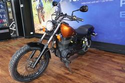 2017 Suzuki BOULEVARD S40 (LS650B) Orange