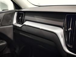 2021 Volvo XC60 T5 Momentum