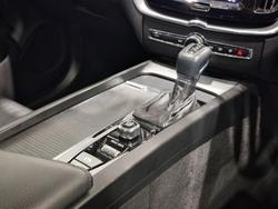 2021 Volvo XC60 T5 Momentum
