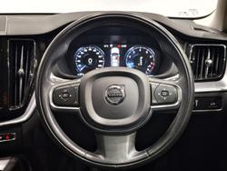 2021 Volvo XC60 T5 Momentum
