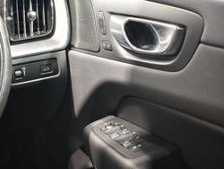 2021 Volvo XC60 T5 Momentum
