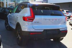 2021 Volvo XC40 T5 R-Design
