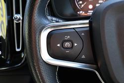 2021 Volvo XC40 T5 R-Design