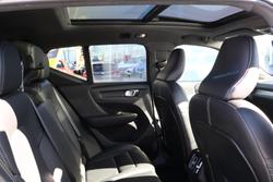 2021 Volvo XC40 T5 R-Design