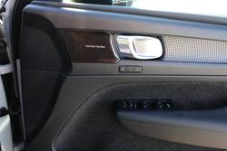 2021 Volvo XC40 T5 R-Design