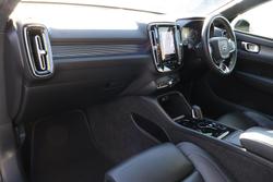 2021 Volvo XC40 T5 R-Design