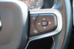2021 Volvo XC40 T5 R-Design