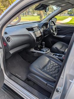 2022 Nissan Navara ST-X