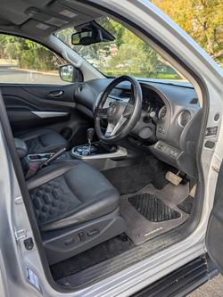 2022 Nissan Navara ST-X
