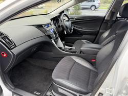 2011 HYUNDAI i45 ACTIVE