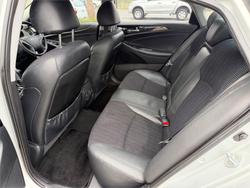 2011 HYUNDAI i45 ACTIVE