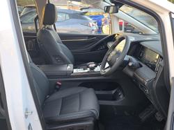 2026 GAC M8 PHEV Luxury
