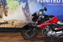 2015 Suzuki INAZUMA 250 (GW250) Red