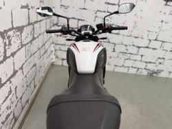 2024 Triumph Trident 660 Triple Tribute Edition Trident White