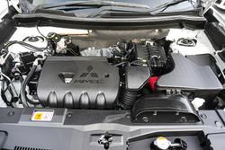 2020 Mitsubishi Outlander LS
