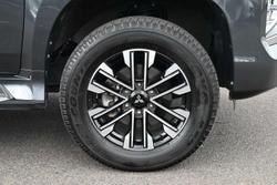 2023 Mitsubishi Pajero Sport GLS