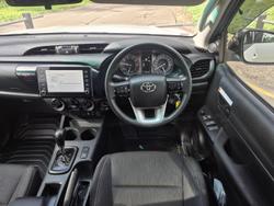 2023 Toyota Hilux SR