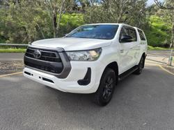 2023 Toyota Hilux SR