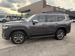 2023 Toyota Landcruiser Sahara ZX