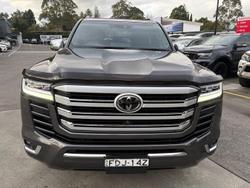 2023 Toyota Landcruiser Sahara ZX