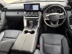 2023 Toyota Landcruiser Sahara ZX