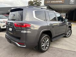 2023 Toyota Landcruiser Sahara ZX