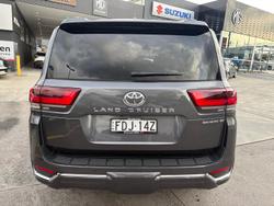 2023 Toyota Landcruiser Sahara ZX