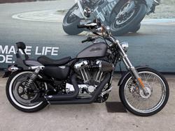 Harley-Davidson XL1200V Seventy-TWO