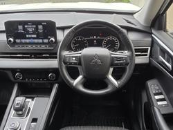 2022 Mitsubishi Outlander LS