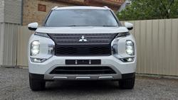 2022 Mitsubishi Outlander LS