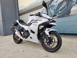 2024 Kawasaki NINJA 500 White