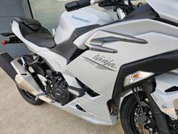 2024 Kawasaki NINJA 500 White