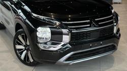2025 Mitsubishi Outlander PHEV Exceed Tourer