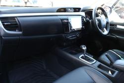 2021 Toyota Hilux SR5