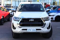 2021 Toyota Hilux SR5