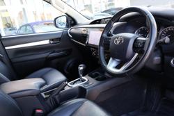2021 Toyota Hilux SR5