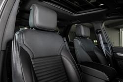 2026 Land Rover Discovery D350 Dynamic SE