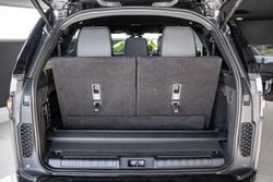 2026 Land Rover Discovery D350 Dynamic SE