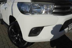 2023 Toyota Hilux SR