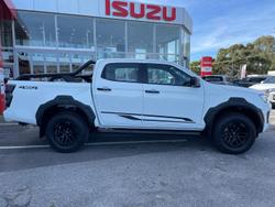 2025 Isuzu D-MAX BLADE