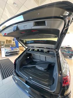 2025 Volkswagen Touareg R