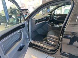 2025 Volkswagen Touareg R