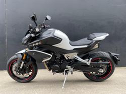2024 CFMOTO 800NK Advance NK White