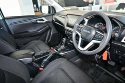 2022 Isuzu D-MAX LS-M