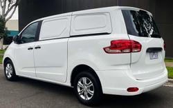 2022 LDV G10 +